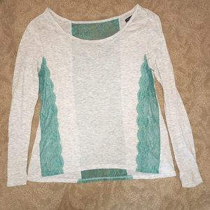 American Eagle: long sleeve with teal lace (XS)
